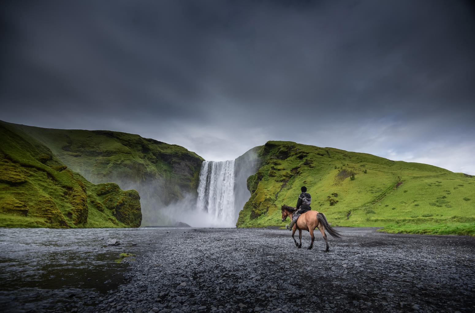 Equestrian Adventure in Iceland: 15-Day Itinerary