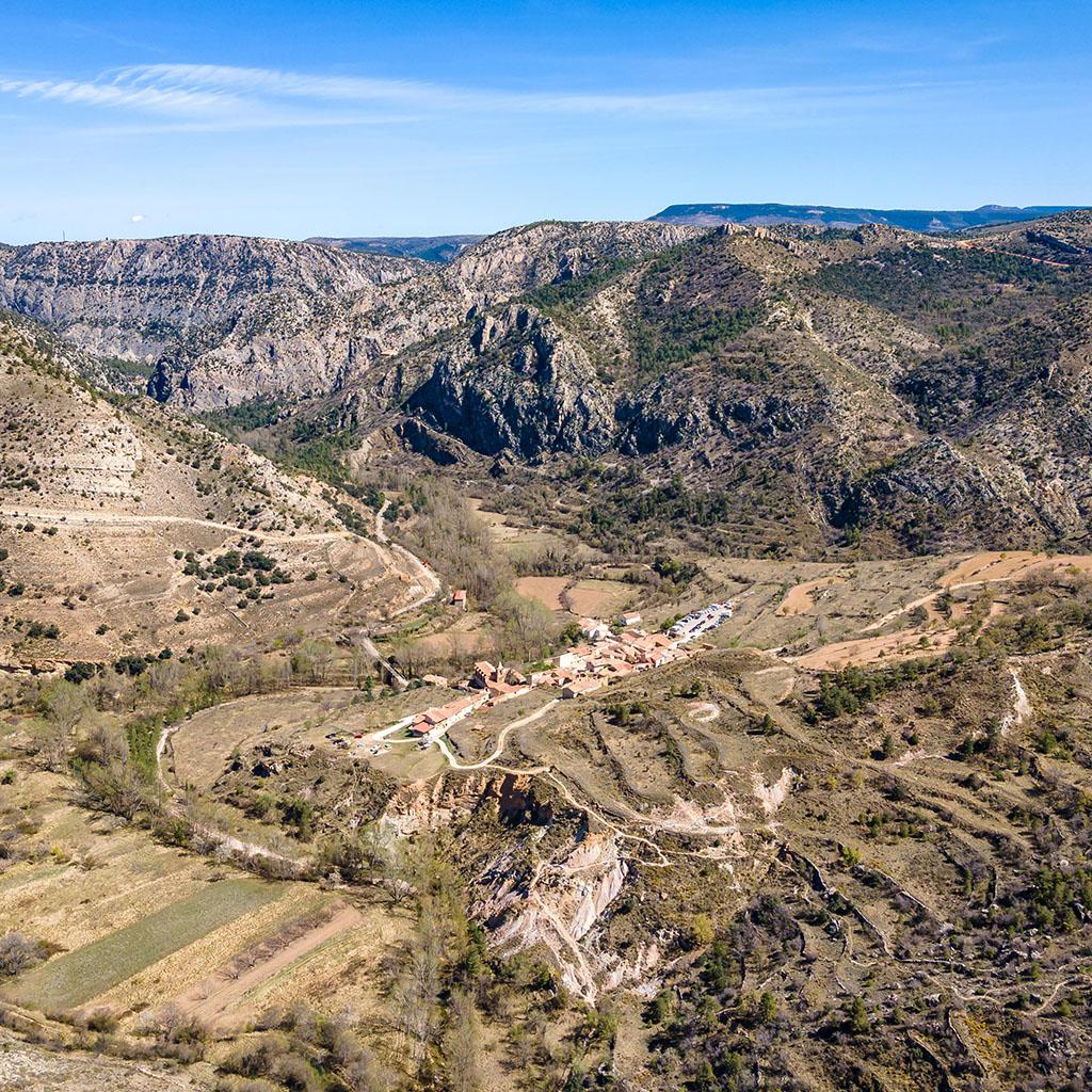 Hiking in Aragon: Discover the Wonders of the Pyrenees in 7 Days of Epic Walks